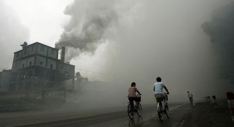 Photo: China's disastrous pollution problem is a lesson for all