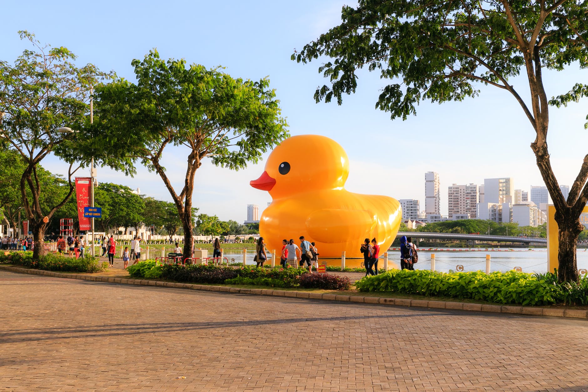 Slow Death by Rubber Duck: How The Toxic Chemistry Of Every Day Life Affects Our Health